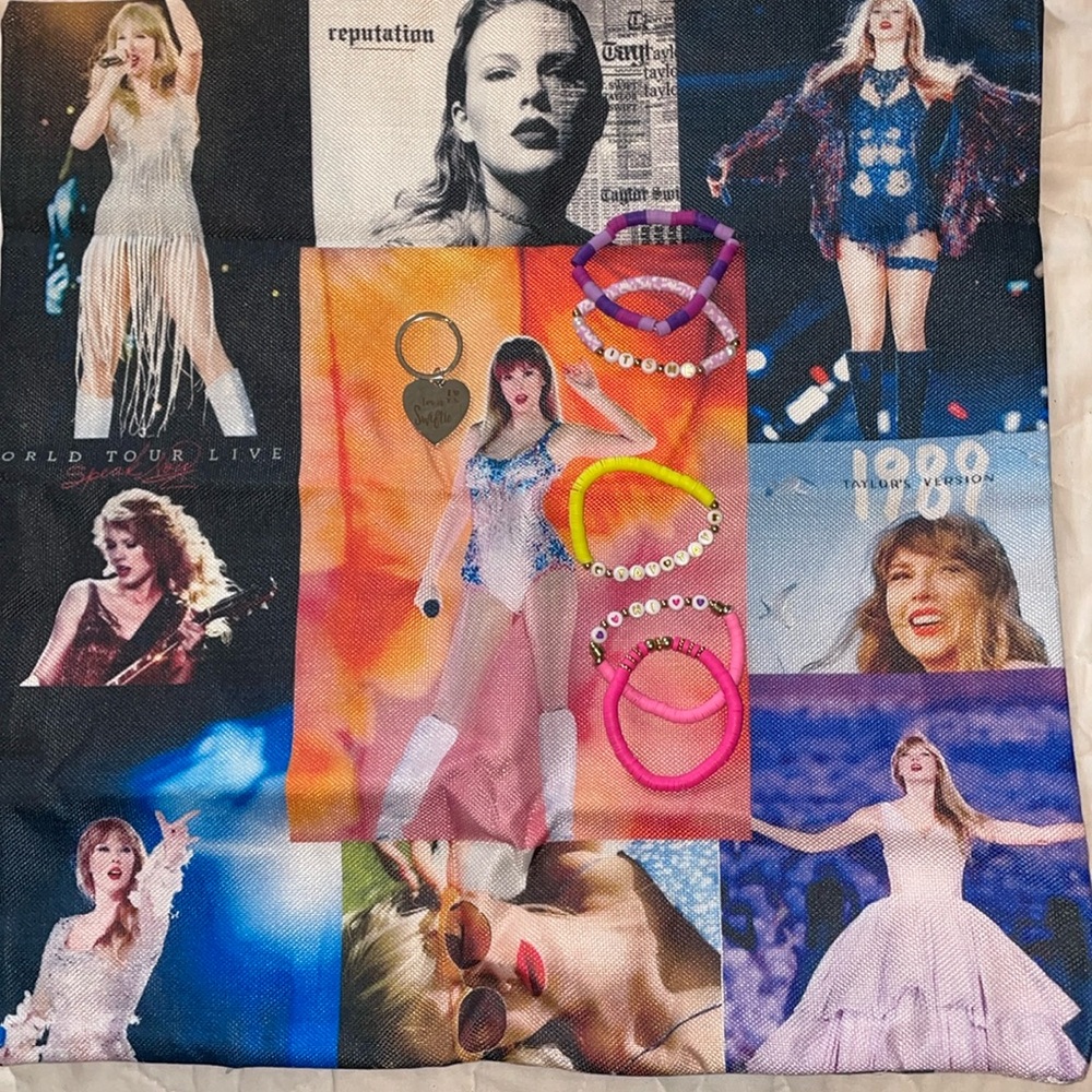 1- 18”X18” Pillow Case 5- Taylor Swift Bracelets 1- Taylor Key Chain.